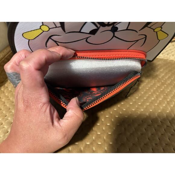 LOUNGEFLY DISNEY Backpack Bag ALICE IN WONDERLAND Queen of Hearts Red NEW - Picture 5 of 9